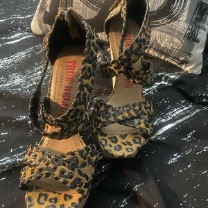 True religion platform wedge heels size 6 1/2 never worn